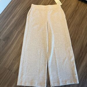 Lululemon Scuba Mid-Rise Wide-Leg Pant